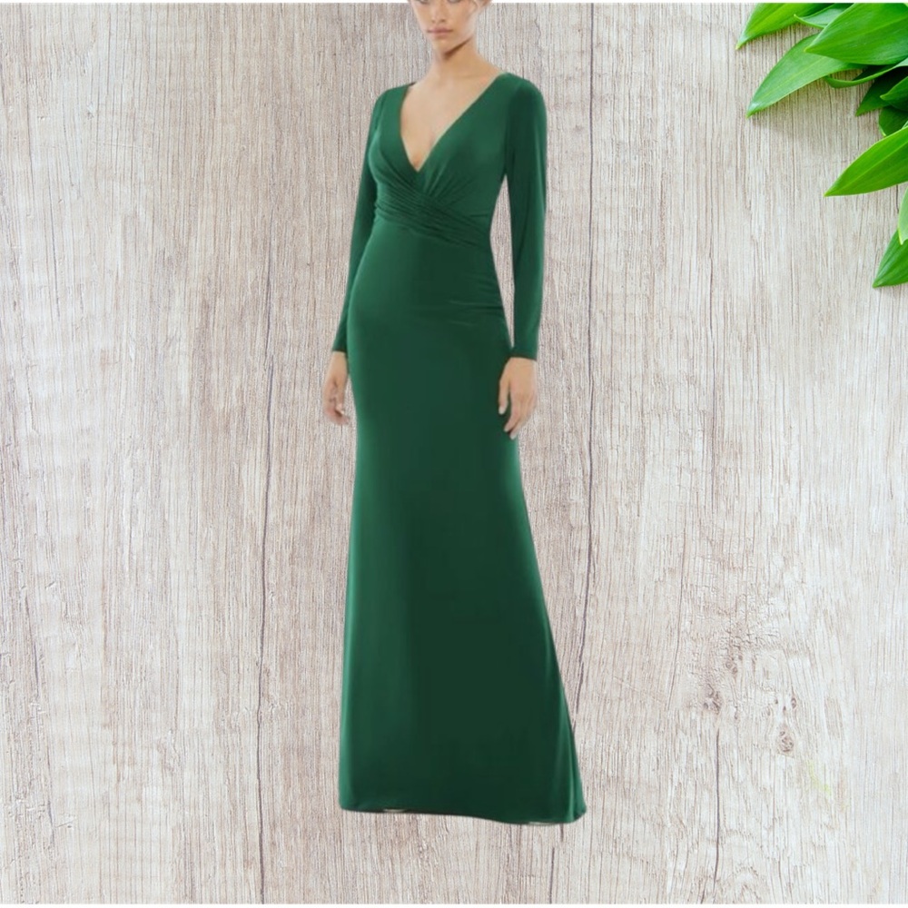 IEENA FOR MAC DUGGAL GOWN SIZE 6